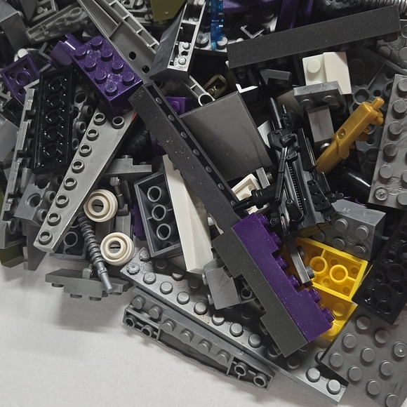 MEGA BLOCKS LOT - 13 Oz. Mixed Blocks Bricks Tires Slants Tubes Replacements - Picture 4 of 16